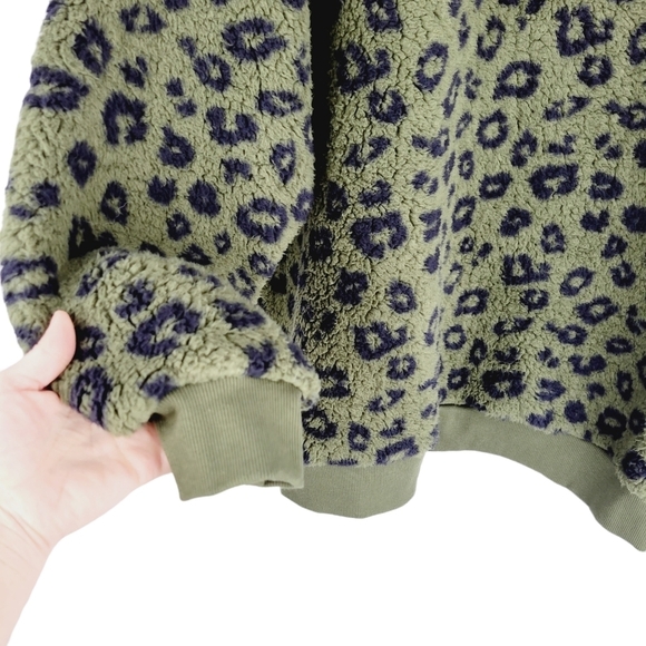 Workshop green and black leopard print plush sweater Size 2X - Picture 4 of 10